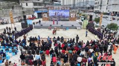 贵州石阡“说春”大赛 68名老少“春官”同台竞技